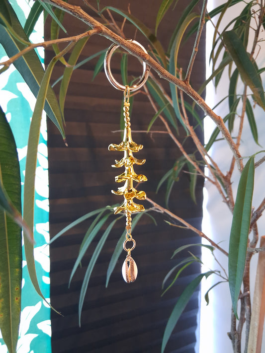 G Leo & Lei Bag Charm Gold Pikake & Beads with Gold and White Half Shell Charm